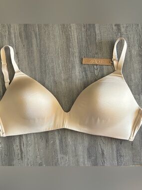 New Skims bra 38DD